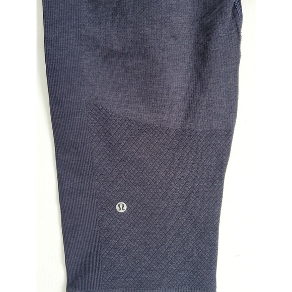 Lululemon Seamlessly Street Crop Heathered Naval Blue Seamless Leggings Size 8 - Picture 3 of 5